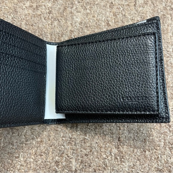 COACH Wallet 💳 - Picture 2 of 5